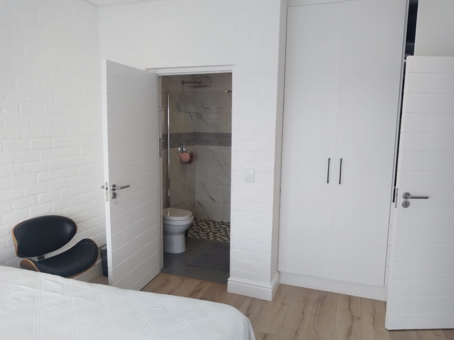 To Let 4 Bedroom Property for Rent in Glencairn Western Cape